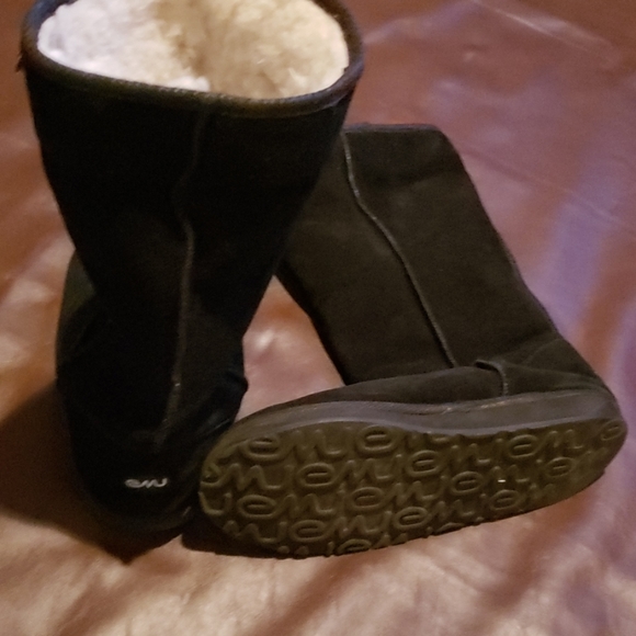 Boots - Picture 2 of 4